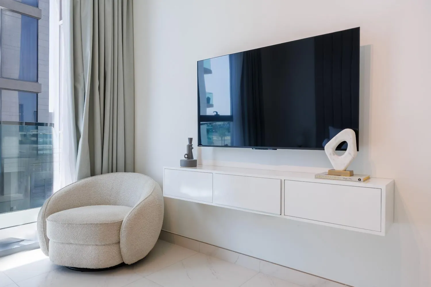 Charming 1 Bedroom Apt In Mbr - Near Downtown Dubai 0*,  United Arab Emirates